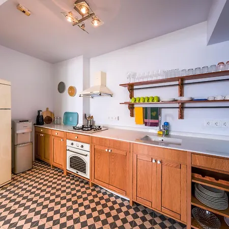 شقة Maison Detroit Iconic 3br Triplex With Great Views *