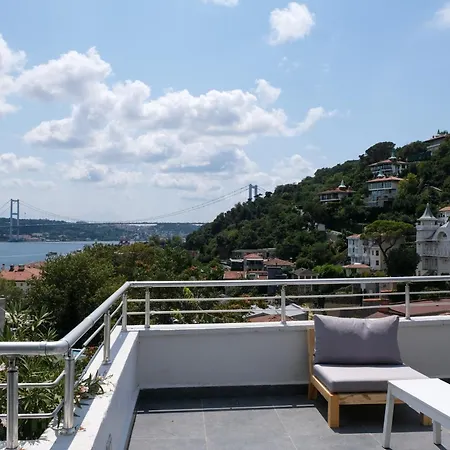 Maison Detroit Iconic 3br Triplex With Great Views דירה איסטמבול