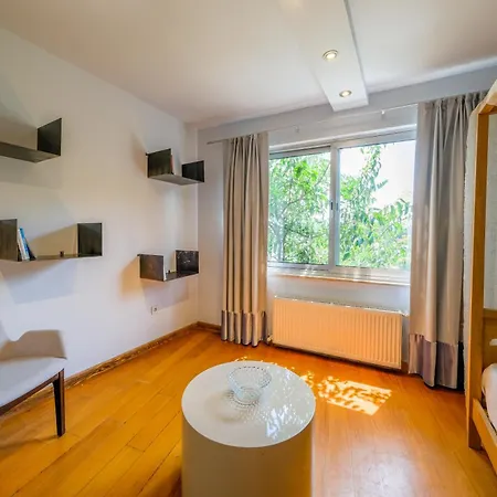 Maison Detroit Iconic 3br Triplex With Great Views Lägenhet