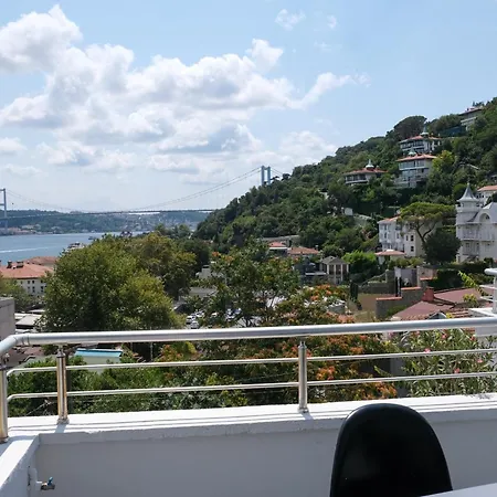 Maison Detroit Iconic 3br Triplex With Great Views דירה איסטמבול