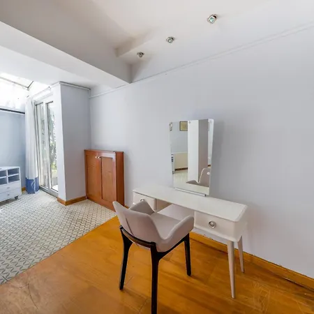 דירה Maison Detroit Iconic 3br Triplex With Great Views איסטמבול