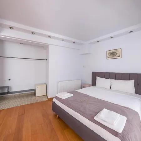 Maison Detroit Iconic 3br Triplex With Great Views Apartmán *