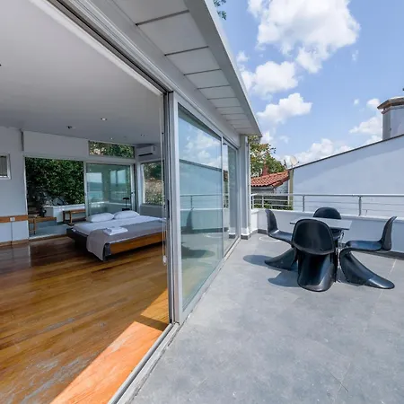 Maison Detroit Iconic 3br Triplex With Great Views Apartmán *