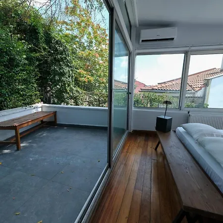 Maison Detroit Iconic 3br Triplex With Great Views Apartmán *