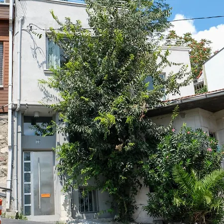 Maison Detroit Iconic 3br Triplex With Great Views Apartmán *