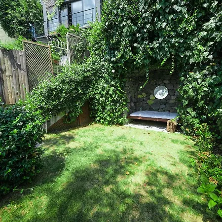 Maison Detroit Iconic 3br Triplex With Great Views