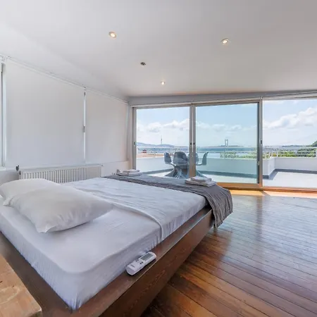 Maison Detroit Iconic 3br Triplex With Great Views イスタンブール