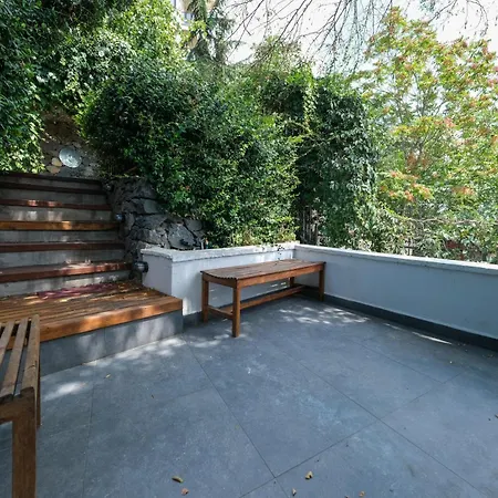 Maison Detroit Iconic 3br Triplex With Great Views *